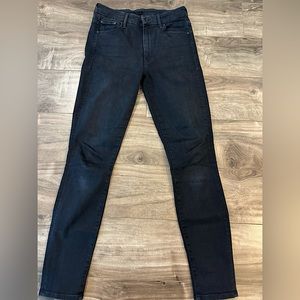MOTHER denim High-waisted looker in Blackbird. Size 27. Worn a handful of times